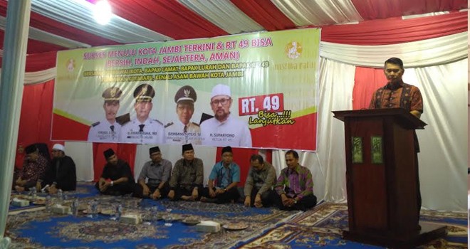 Walikota Jambi, Sy Fasha meresmikan Kantor sekretariat RT 49, Kelurahan Kenali Asam Bawah, Kecamatan Kota Jambi, Selasa malam (21/3).