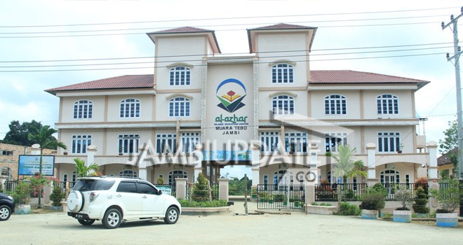 Yayasan Al-Azhar Tebo.