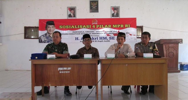 H Bakri pada acara sosialisasi 4 pilar kebangsaan yang di gelar di Desa Purwodadi, Kecamatan Merlung, Kabupaten Tanjung Jabung Barat, sabtu (15/4).