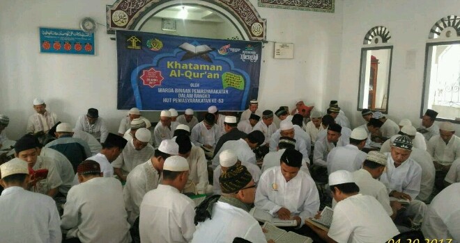  Lapas Klas II B Muara Bungo menggelar kegiatan khatam Al-quran yang diikuti 120 narapidana dan 8 orang petugas lapas, Kamis (20/4). 