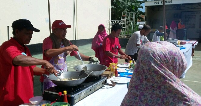Lomba Masak Nasgor Warga RT 49 Kenali Asam Bawah.