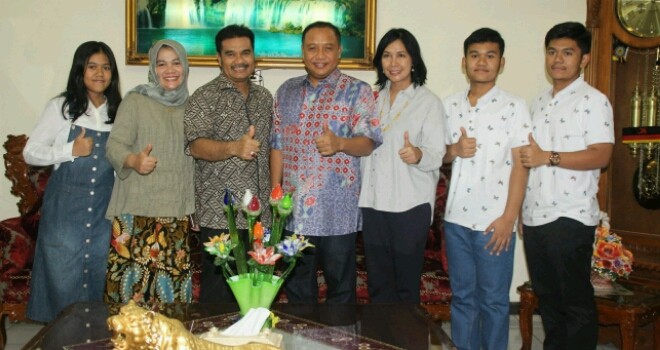 Sutan Adil Hendra bersilaturahmi dengan Kapolda Jambi,  Brigjen Pol Yazid Fanani. 