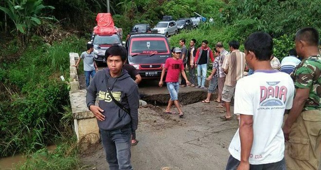 Jembatan Muara Kelukup yang Amblas.