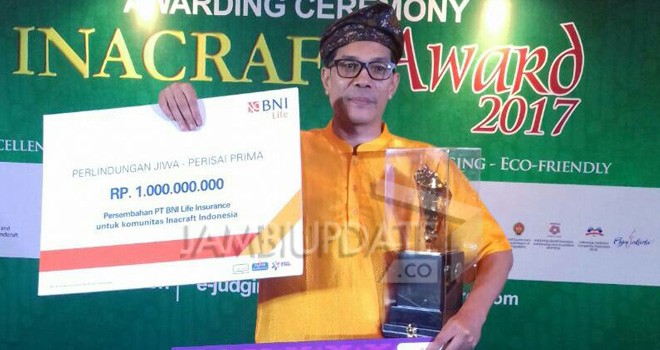 Pengerajin Kabupaten Bungo, Bustam Efendi.