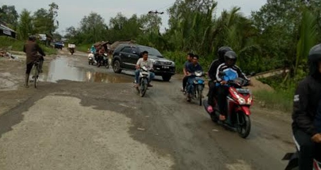 Kondisi Jalan Nasional Jambi â€“ Kualatungkal.