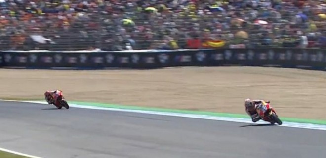 Dani Pedrosa berada jauh di depan Marc Marquez pada balapan MotoGP Spanyol di Sirkuit Jerez, Minggu (5/5) malam WIB.