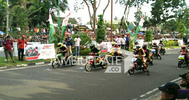 Puluhan Pembalap Wanita Meriahkan Balap Motor Prix Regional I Sumatera.