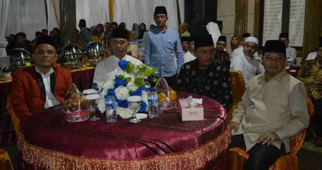 Ketua HKK Kota Jambi H Salman, Wako SY Fasha, Ketua DPRD Provinsi Jambi Cornelis Buston dan Ketua DPP HKK Ramli Taha.