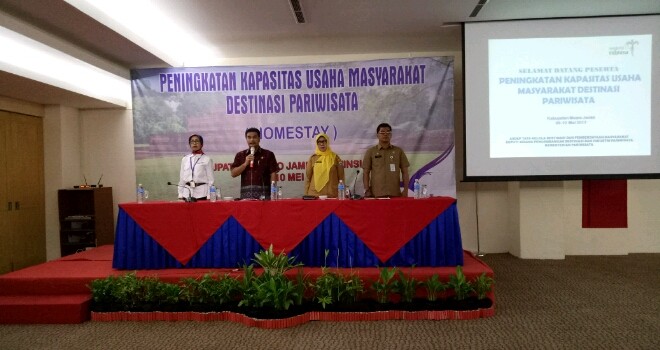 Anggota DPR Fraksi Partai Gerindra saat membawa program pelatihan pengembangan UKM dari Bekraf.