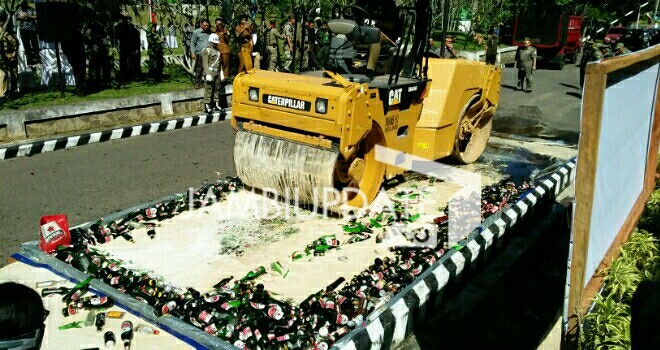  1.075 Botol Miras dan Ratusan pcs Alat Kontrasepsi di Musnahkan.