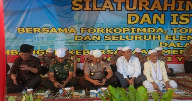 Silaturahim Kapolda Jambi dan istighotsah yang digelar di lapangan hitam Polda Jambi, Jumat (12/5) pagi yang dihadiri ribuan peserta.
