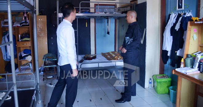 Sidak ke SMAN Titian Teras.