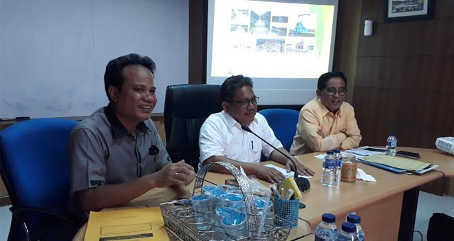 Anggota DPR RI, H Bakri saat melakukan koordinasi dengan satker di balai SDA.