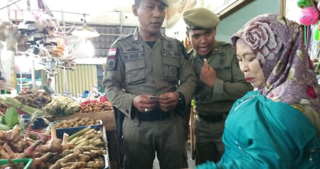 ASN yang terjaring razia satpol pp.
