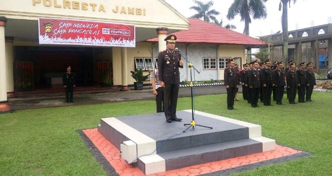 Kapolresta saat Jambi Pimpin Upacara Peringata Hari Lahir Pancasila.