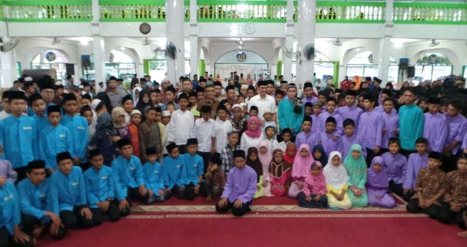 H Bakri saat Buka Bersama KKSS Provinsi serta ratusan anak yatim.