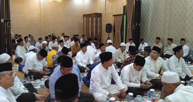 Anggota DPRD Provinsi Jambi Gelar Buka Bersama Gubernur Jambi.