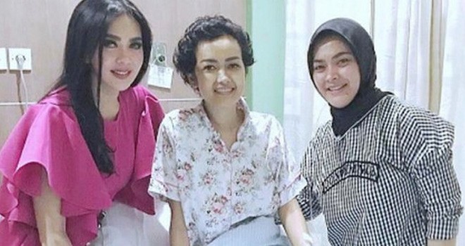 Julia Peres saat dikunjungai sahrini.