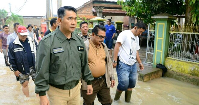 Walikota Jambi Sy Fasha saat turun langsung Salurkan Bantuan.