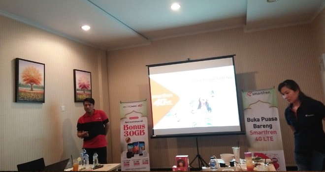PT Smartfren Telecom Tbk menghadirkan produk baru.