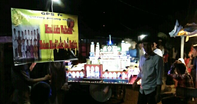 Suasan malam takbiran didesa teluk majelis. 