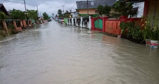 Tampak banjir merendam rumah warga di Kerinci.