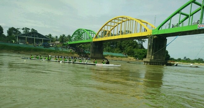 Heboh! Sungai Batang Limun Mendadak Jernih Sesaat