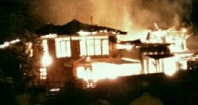 Dua Unit Rumah di Belui Terbakar.