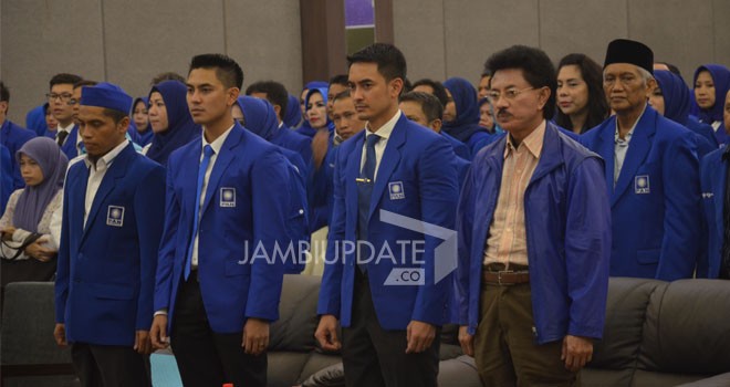 Ketua DPW PAN Kota Jambi Zumi Zola pada acara pelantikan pengurus DPD PAN Kota jambi. Ditinggal jefri Hendrik, bursa sekretaris DPW PAN mencuat. 