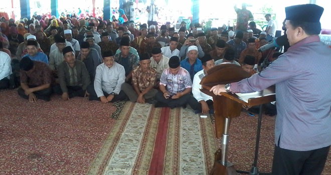 Bupati Merangin H Al Haris menggelar halal bi halal dengan guru se-kabupaten Merangin di Pendopo Rumah Dinas Bupati Merangin.