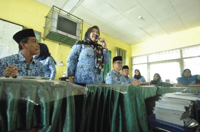 Bupati Muaro Jambi Hj. Masnah Busro SE.