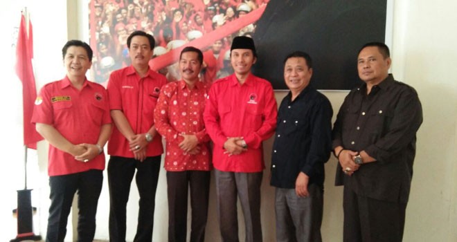 Monadi bersama Ketua DPD PDIP Provinsi Jambi, Edi Purwanto.