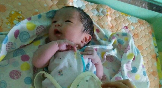 Salah satu bayi yang dilahirkan di Rumah sakit Kambang.   