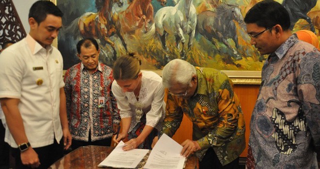  Gubernur Jambi, Zumi Zola menggalang kerjasama dengan UNDP (United Nations Development Programme) dan BAZNAS.