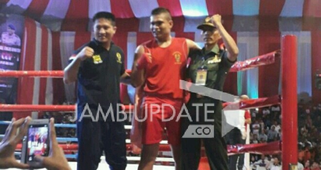 Hasma Lubis bersama pelatih.