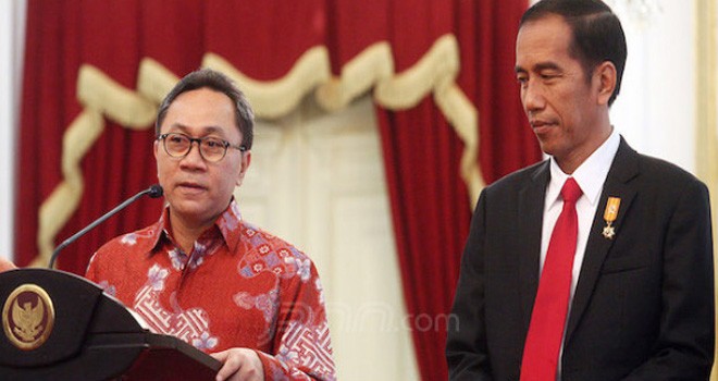 Presiden RI Joko Widodo bersama ketua MPR Zulkifli Hasan. Foto : JPNN.com