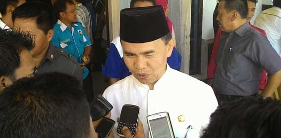 Bupati Kerinci, Adi Rozal. 