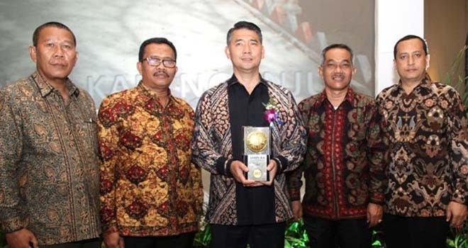 Walikota Jambi SY Fasha saat usai menerima anugerah Piala Adipura 2015 di Jakarta. Foto: Dok. Jambiupdate.co
