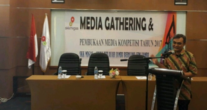 Kepala SKK Migas Sumbagsel saat membuka kegiatan Media Gathering dan Media Kompetisi Tahun 2017 di BW Suite Belitung, Selasa (1/7) malam.