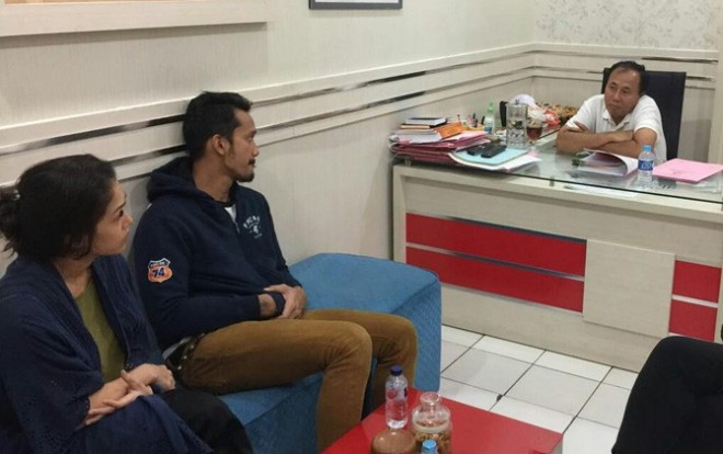 Tora Sudiro dan Istrinya, Mieke Amalia ketika digelandang ke Mapolres Jakarta Selatan. (Ist for JawaPos.com)