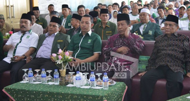 Ketua DPW PKB, Sofyan Ali bersama Abdullah Sani pada sebuah acara. Jelang Pilwako, koalisi PKB dan PDI Perjuangan mulai hangat.