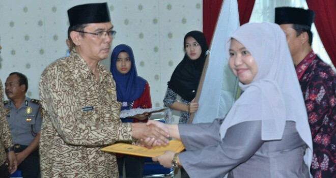Bupati Muaro Jambi, Hj Masnah Busro melepas secara resmi melepas Kafilah Kabupaten Muaro Jambi untuk berlomba di MTQ ke 47 Tingkat Provinsi Jambi di Kabupaten Tanjabtim.