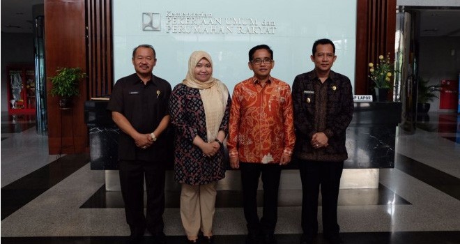 H Bakri saat mendampingi Bupati dan Wakil Bupati Muaro Jambi, Masnah dan BBS ke Kementerian PU.