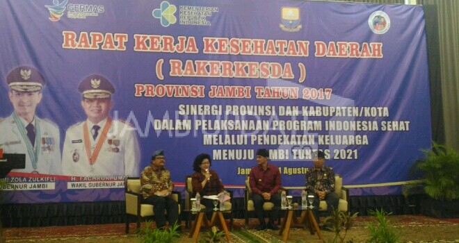 Menkes RI saat menghadiri Rakerkesda Provinsi Jambi.