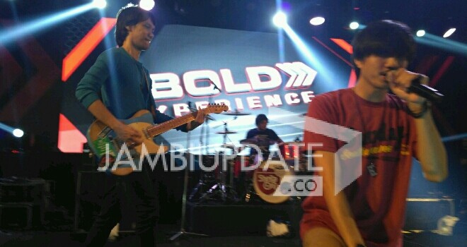 Konser Sheila on 7 di Abadi Convention Center, Jambi.