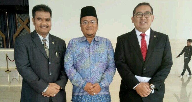 dr. Maulana, MKM bersama Sutan Adil Hendra dan Fadli Zon.