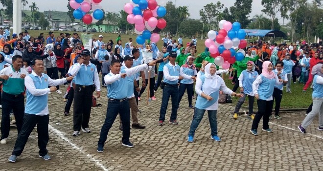 Bupati Muaro Jambi, Masnah ikuti Senam Zumba dalam rangka Hari Lingkungan Hidup.
