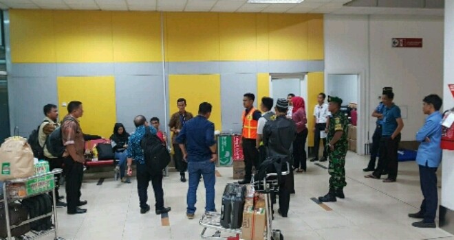 Penumpang terlantar di Bandara Sultan Thaha