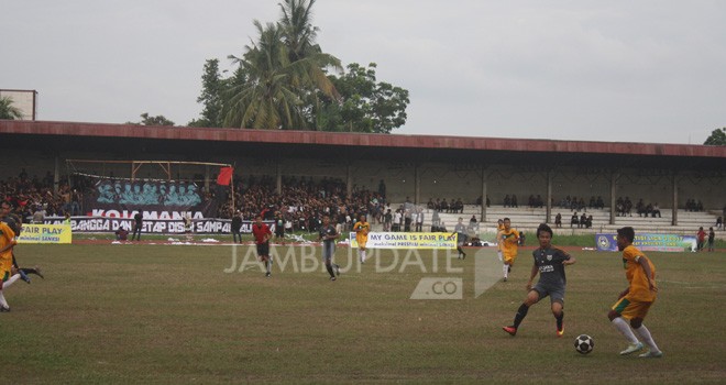 Laga Persijam kontra PS Sailun Salimbai, Persijam menang dengan skor tipis 3-2.