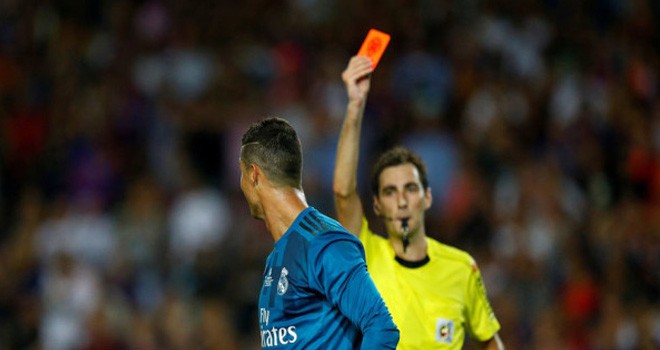 Kartu merah Cristiano Ronaldo dalam leg pertama Piala Super Spanyol, di Cam Nou.